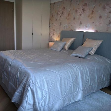 Apartman Golfballs Sajdikove Humence Eksteriør billede