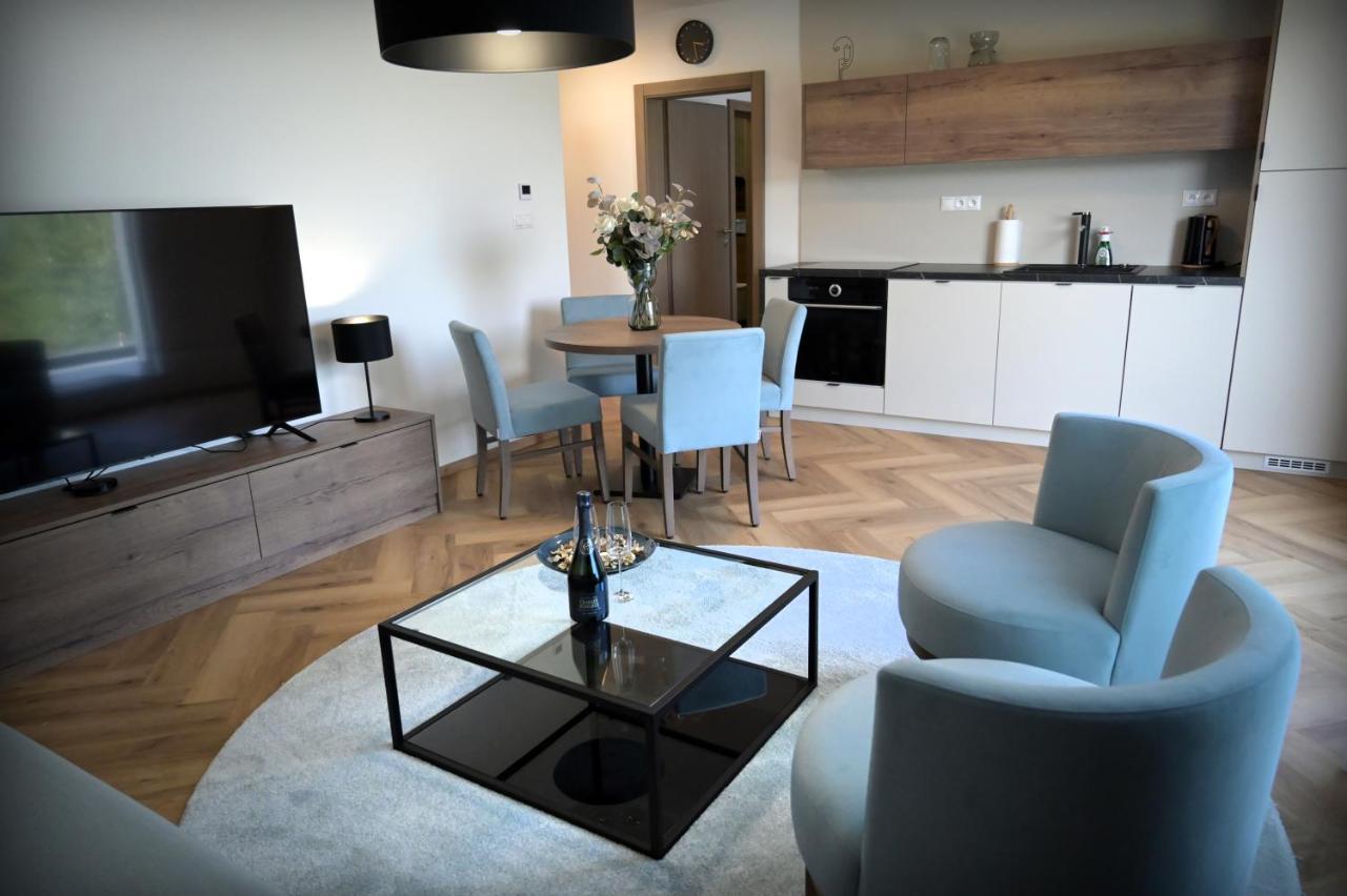Apartman Golfballs Sajdikove Humence Eksteriør billede